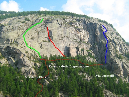 Valle Orco arrampicata - La parete del Sergent in Valle dell'Orco: Via delle Placche (verde), Fessura della Disperazione (rosso), Via Locatelli (blu)