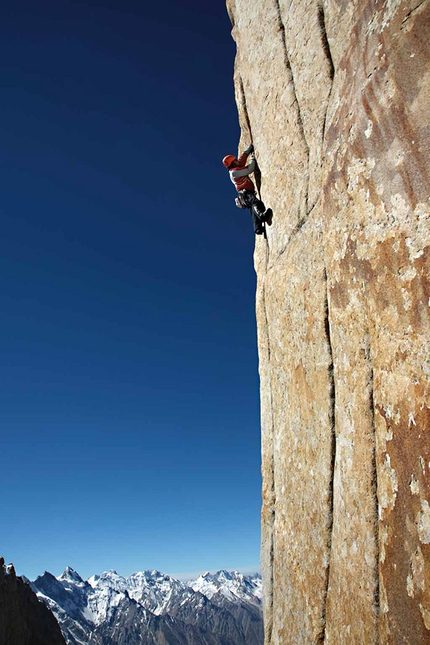 Eternal Flame, Nameless Tower, Trango, Karakorum, Pakistan - Alexander Huber e Thomas Huber sul 20° tiro di Eternal Flame, Nameless Tower, Trango, Karakorum, Pakistan