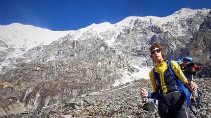 Tomas Franchini, Lamo She Cina - Tomas Franchini, autoscatto subito prima di effettuare la solitaria della parete est del Lamo She (6070m) in Cina effettuata il 14/05/2019