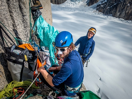 Mount Barrill, Ruth Gorge, Alaska, Daniel Joll, Kim Ladiges, Alastair McDowell, John Price - Kim Ladiges e Alastair McDowell su King Cobra, Mount Barrill, Alaska