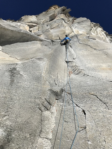 Simon Gietl, Vittorio Messini, Mittlere Kasten - Climbing pitch 1 of 'Alles Im Kasten', Mittlere Kasten, Austria (Simon Gietl, Vittorio Messini)