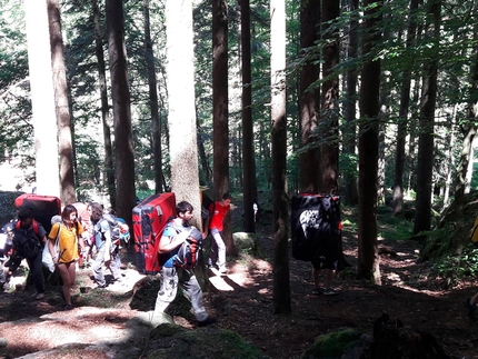 Gerolasass 2019 - Durante il primo Gerolasass, il raduno boulder e di arrampicata con la corda che si è tenuto in Val Gerola (Alta Valtellina) dal 21 - 23 giugno 2019