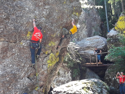 Gerolasass 2019 - Durante il primo Gerolasass, il raduno boulder e di arrampicata con la corda che si è tenuto in Val Gerola (Alta Valtellina) dal 21 - 23 giugno 2019
