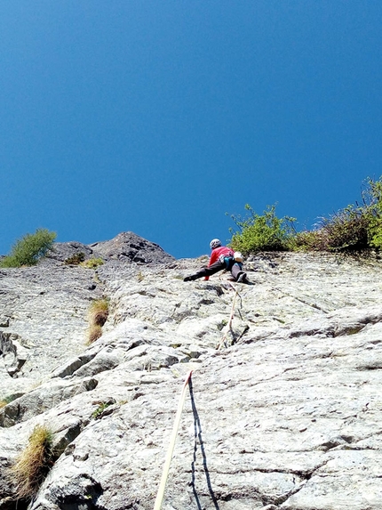 Denti della Vecchia, arrampicata classica e piacevole - In arrampicata sui Denti della Vecchia (Val Gerola)