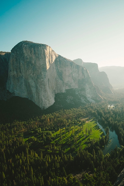 Barbara Zangerl  - El Capitan in Yosemite seen from Middle Cathedral