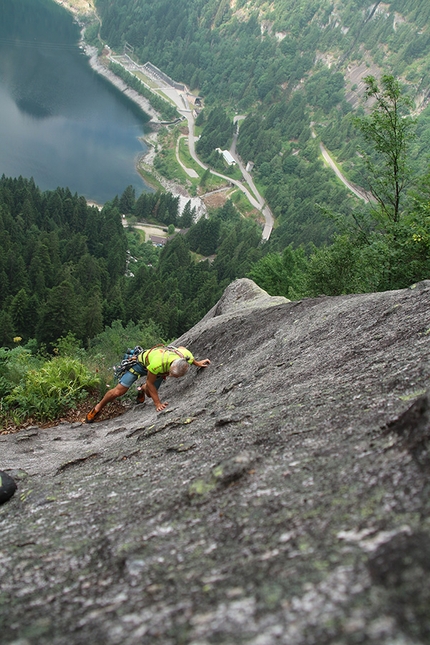 Valle di Daone, Gianluca Forti, Sandro De Toni, Nicholas Ferrari, Paolo Castellini - Durante la prima ripetizione di Ci Rivediamo, Paolino sulla Parete Cascata di Danerba in Valle Daone