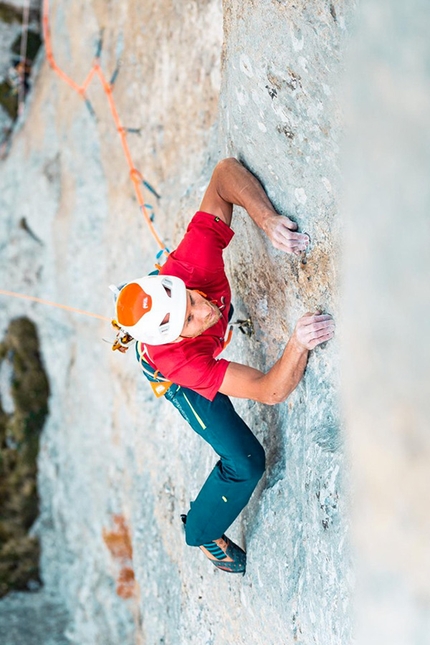 Cédric Lachat - Cédric Lachat climbing Yeah Man, 8b+ multi-pitch up Gran Pfad, Gastlosen, in Switzerland