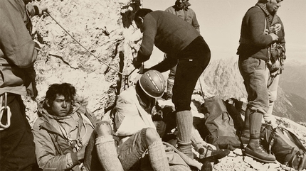 Soccorso Alpino - Il Soccorso Alpino in azione, tratto dal film Rosso 70 – Storie e memorie di 70 anni di alpinismo degli Scoiattoli di Cortina
