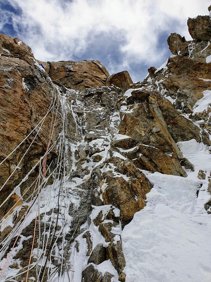 Cala Cimenti - Cala Cimenti sul Nanga Parbat: il Muro Kinshofer poco prima di arrivare al C2. 