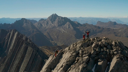 Cerro Tornillo Peru - Iker Pou, Eneko Pou and Manu Ponce on the summit of Cerro Tornillo in Peru after having forged their new route up the mountain's North Face