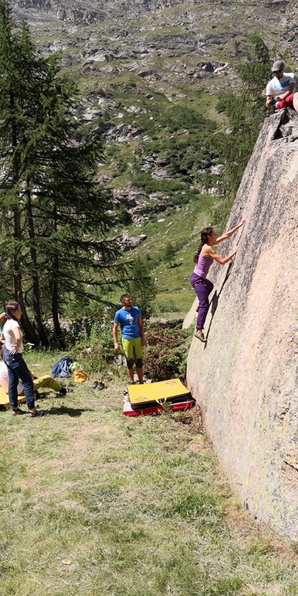 Gran Paradiso, Valle d'Aosta - Durante il Granpablok 2019, il meeting di arrampicata boulder al Gran Paradiso in Valle d’Aosta