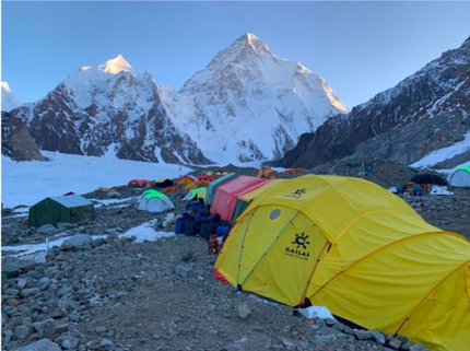 Max Berger - K2 seen from Broad Peak Base Camp