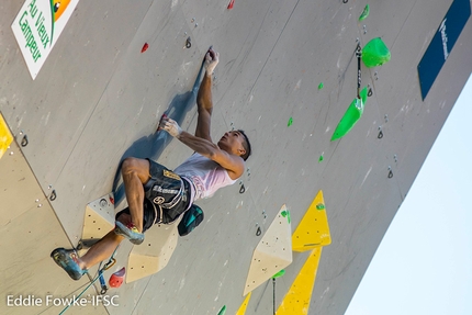 Sean McColl - Sean McColl competing in the semifinals of the third stage of the Lead World Cup 2018 at Briançon, France