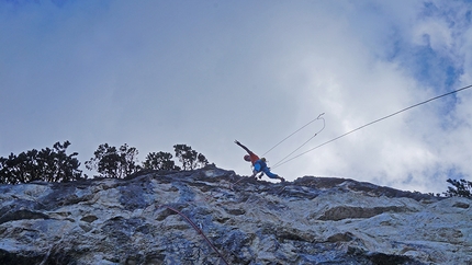 50Special, Val Trementina, Paganella - Luca Giupponi in apertura del decimo ed ultimo tiro di 50Special, Val Trementina (Paganella)