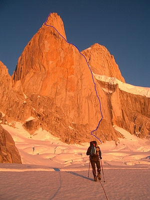 Slovenian pataGOnia 2005 expedition, Silvo Karo, Andrej Grmovsek, Tanja Grmovsek, Monika Kambic Mali - Slovenian pataGOnia 2005 expedition: la parte se di Ag. Poincenot (3002m).