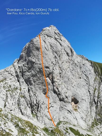 Picos de Europa, Tiro Pedabejo - Il tracciato di Dardara su Tiro Pedabejo, Picos de Europa (Iker Pou, Kico Cerda, Ion Gurutz)