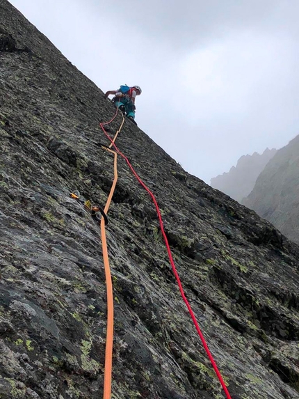 Dente di Mezzaluna, Valgerola - Ghost Rider sul Dente di Mezzaluna in Valgerola (Alessandro Beretta, Cristian Candiotto 11/08/2019)