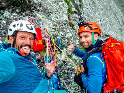 Dente di Mezzaluna, Valgerola - Cristian Candiotto e Alessandro Beretta durante l'apertura di Ghost Rider sul Dente di Mezzaluna in Valgerola (11/08/2019)