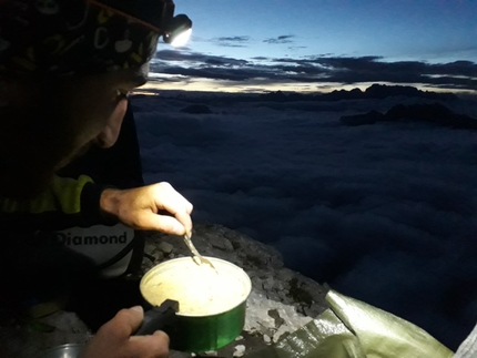 Monte Agner, Dolomiti - Agner parete NE Diretta 4 Gatti: la cena di Marco Toldo, Diego Dellai, Carlo Reghelin