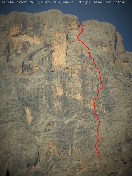 Mulaz, Pale di San Martino, Dolomiti - Il tracciato di Magic Line per Sofia sulla parete Ovest del Mulaz, Pale di San Martino, Dolomiti (Pierangelo Verri, Roberto Calabretto)