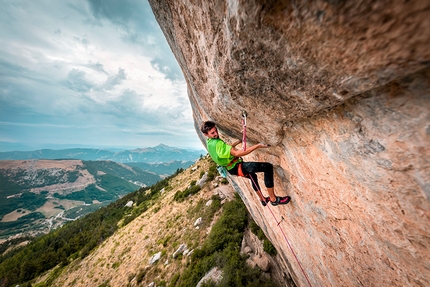 Marco Zanone - Marco Zanone sul 'traverso della morte' su Le Cadre Nouvelle 9a a Ceuse in Francia