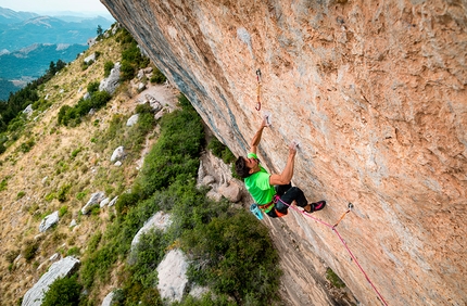 Marco Zanone: arrampicata di classe tra Céüse e Val Bavona