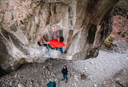 Marco Zanone - Marco Zanone su Coup du Grace 9a in Val Bavona