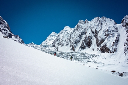 Yarkhun valley, Pakistan, Pierrick Fine, Antoine Rolle, Aurélien Vaissière, Symon Welfringer - Durante la prima salita di Risht Peak nella valle Yarkhun, Pakistan, Pierrick Fine, Antoine Rolle, Aurélien Vaissière, Symon Welfringer