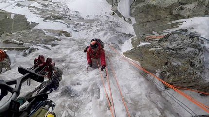 Yarkhun valley, Pakistan, Pierrick Fine, Antoine Rolle, Aurélien Vaissière, Symon Welfringer - Durante la prima salita di Risht Peak nella valle Yarkhun, Pakistan, Pierrick Fine, Antoine Rolle, Aurélien Vaissière, Symon Welfringer