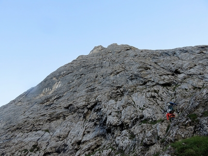 Spiz della Lastia, Agner, Dolomiti - Durante l'apertura di Futuro Incerto, Spiz della Lastia, Agner, Dolomiti (Lorenzo Corso, Diego Toigo, Luca Vallata 18-19/08/2019)