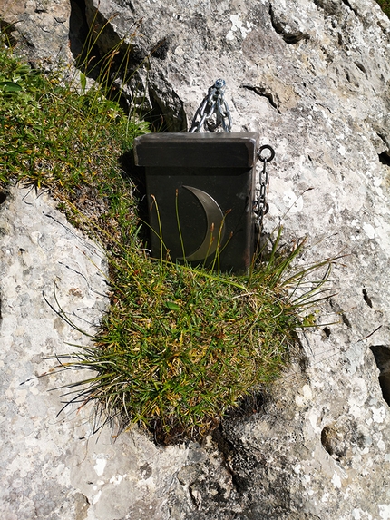 Dolomiti di Brenta, Cima Uomo, Dimitri Bellomi, Michele Lucchini - Moondance alla Cima Uomo, Dolomiti di Brenta: il libro di via