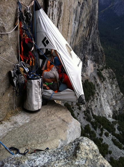 Mescalito, El Capitan - Campo base per Tommy Caldwell e Kevin Jorgeson sul Wino Tower, El Capitan, Yosemite