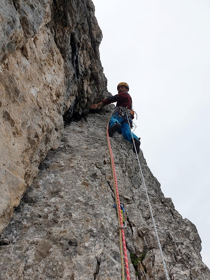 Pale di San Martino Dolomiti, Stefano Menegardi, Stefano Piatti - Pale di San Martino: durante l'apertura di Via Cinco Largos al Campanile Negrelli (Stefano Menegardi, Stefano Piatti)