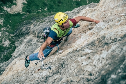 Corna Rossa, Dolomiti di Brenta, Silvestro Franchini, Manuel Bontempelli - Silvestro Franchini sulla Via Donato Zeni alla Corna Rossa, Dolomiti di Brenta