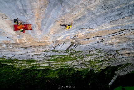 Cédric Lachat, Lauterbrunnental - Tobias Suter assicurato da Cédric Lachat su Fly, cima Staldeflue, Lauterbrunnental, Svizzera