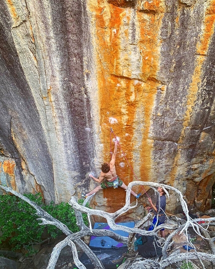 Fred Nicole and Giuliano Cameroni, two climbing legends send Legacy in Rocklands