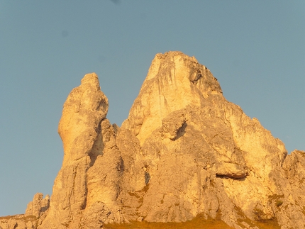 Torre Cecilia, Grigna Meridionale, Saverio De Toffol, Jorge Palacios e Fabio Milanesi - Tramonto sulla parete sud della Torre Cecilia in Grignetta