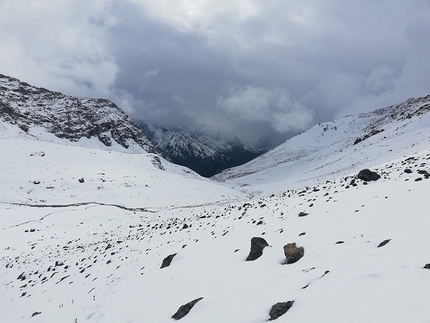 Kyrgyzstan trekking, Tian Shan - Trekking in Tian Shan, Kyrgyzstan: Archa Tor pass