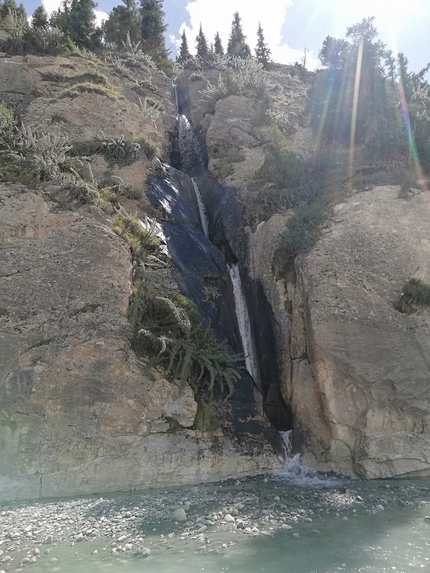 Kyrgyzstan trekking, Tian Shan - Trekking in Tian Shan, Kyrgyzstan: cascate