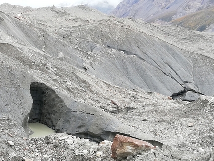 Kyrgyzstan trekking, Tian Shan - Trekking in Tian Shan, Kyrgyzstan: ghiacciaio Inichek