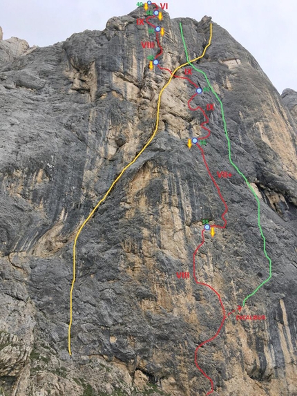 Marmolada Dolomiti - Chiaroveggenza, parete sud della Marmolada, Dolomiti (Nicolò Geremia, Mirco Grasso). Giallo: Slovakia | Verde: Excalibur | Rosso: Chiaroveggenza (gradi da confermare)