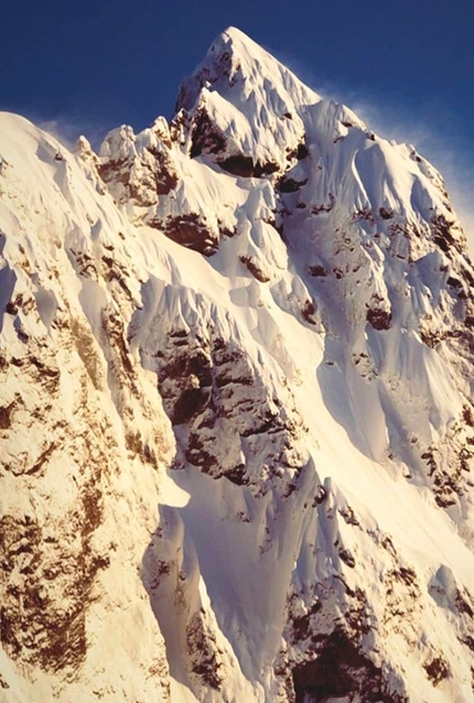 Patagonia skiing, Christophe Henry - Colmillo Del Diablo in Patagonia, first ski descent of Psyco Colmillo (Christophe Henry, Juan Señoret 17/09/2019)