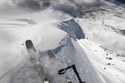 Patagonia skiing, Christophe Henry - Colmillo Del Diablo in Patagonia, first ski descent of Psyco Colmillo (Christophe Henry, Juan Señoret 17/09/2019)