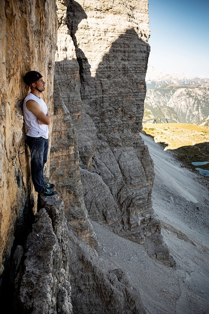 Dani Arnold - Dani Arnold sale in free solo la via Comici - Dimai sulla Cima Grande di Lavaredo, Tre Cime di Lavaredo, Dolomiti, in 46 minuti e 30 secondi.