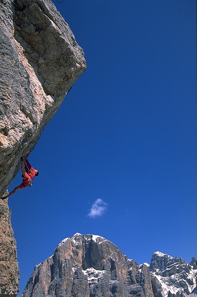 Luca Zardini - Luca Zardini climbing at Cinque Torri