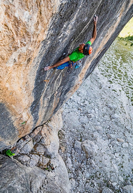 Rolando Larcher - Rolando Larcher climbing Dolmen, Pilastro Menhir, Meisules dla Biesces (Sella group), Dolomites