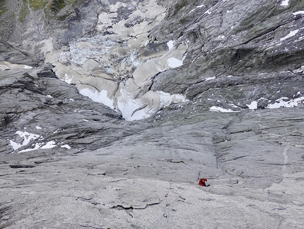 Pizzo Badile - Pizzo Badile: David Hefti sul nono tiro di Free Nardella