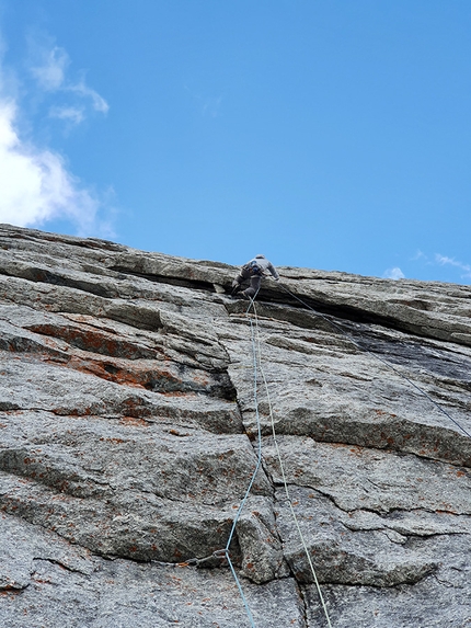 Pizzo Badile Free Nardella climbed by Marcel Schenk, David Hefti