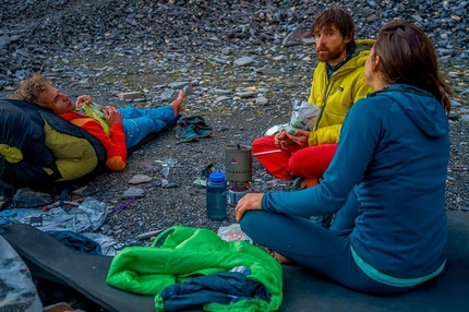 Eiger Merci La Vie - Roger Schäli, Sean Villanueva e Nina Caprez durante la prima salita di Merci La Vie, Eiger