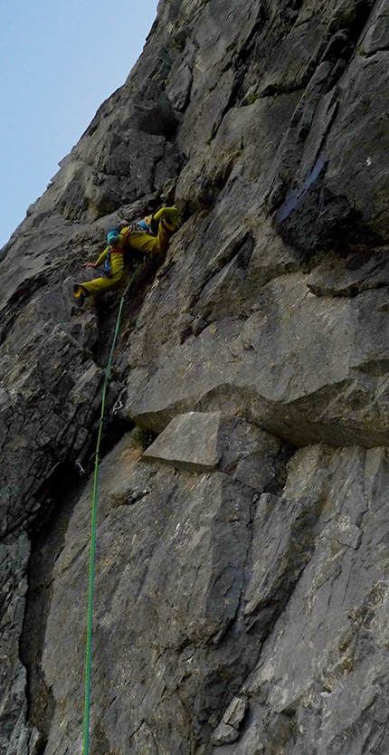 Torre Spinotti, Alpi Carniche - Durante l'apertura di Geronimo alla Torre Spinotti, gruppo Coglians-Cjanevate, Alpi Carniche (Michal Coubal, Anna Coubalová 12/08/2019)